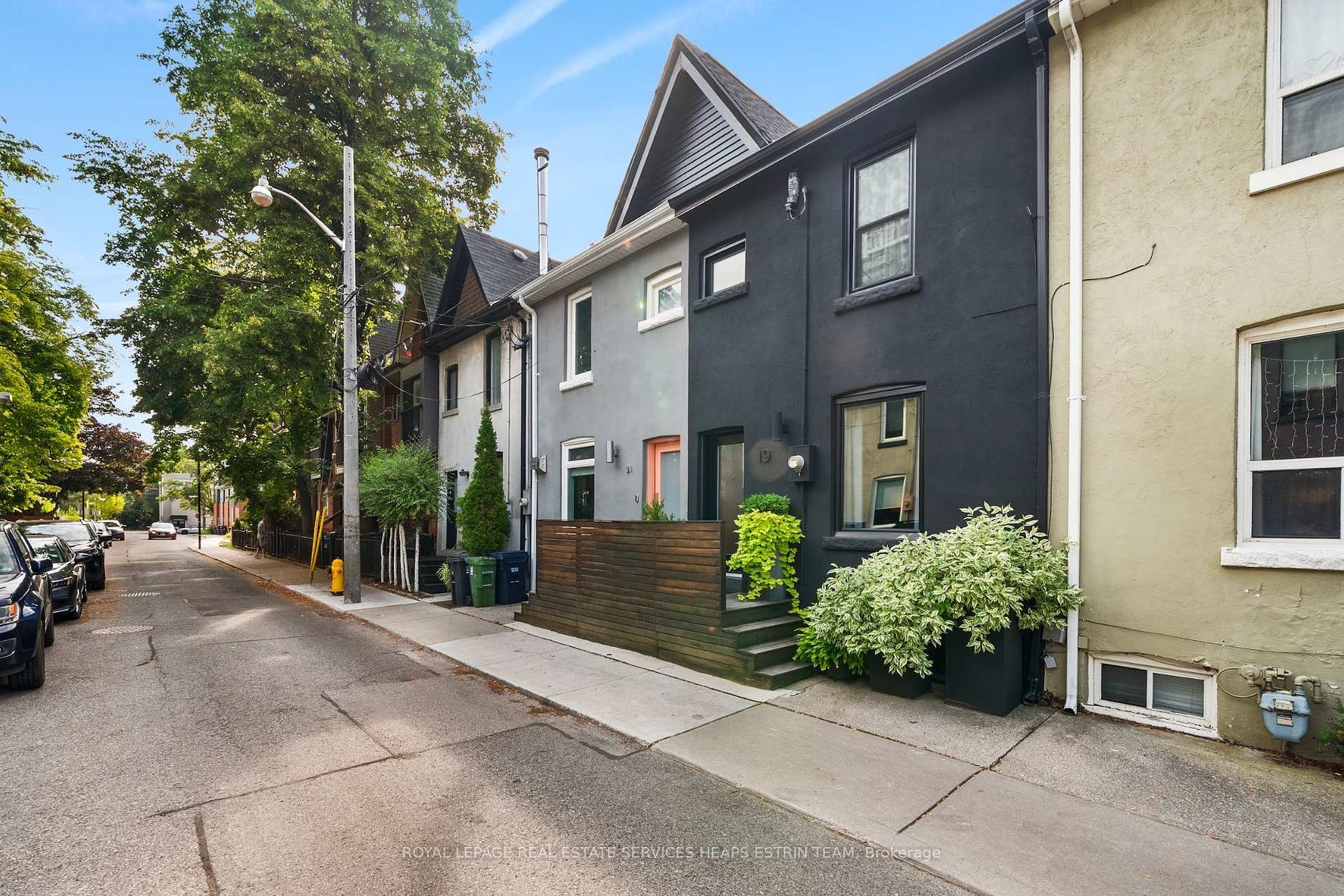 Photo 2 of 19 Wascana Avenue, Toronto, Regent Park — HOMEH