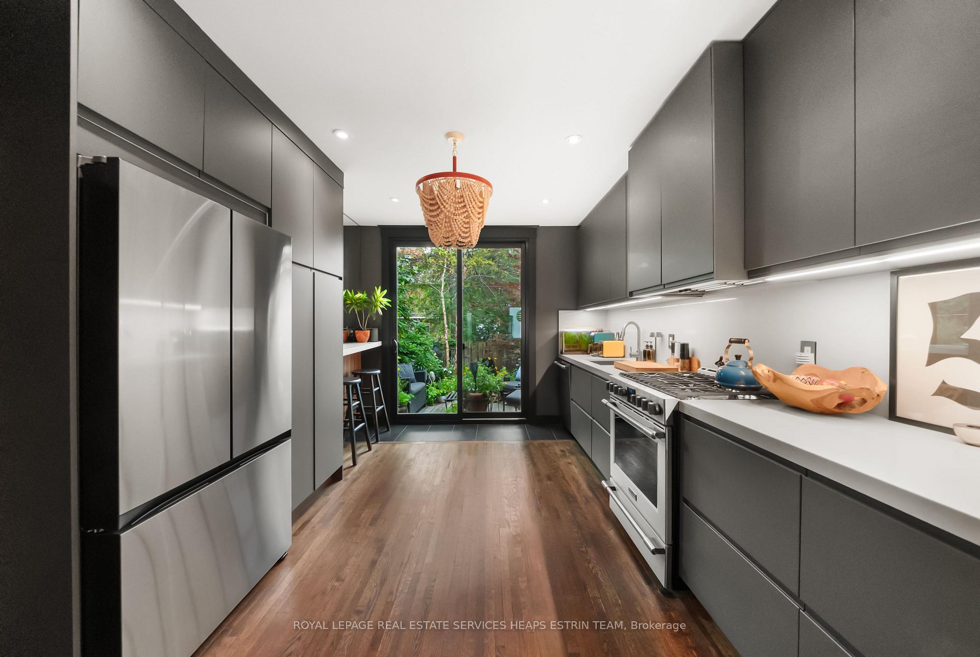 Photo 9 of 19 Wascana Avenue, Toronto, Regent Park — HOMEH