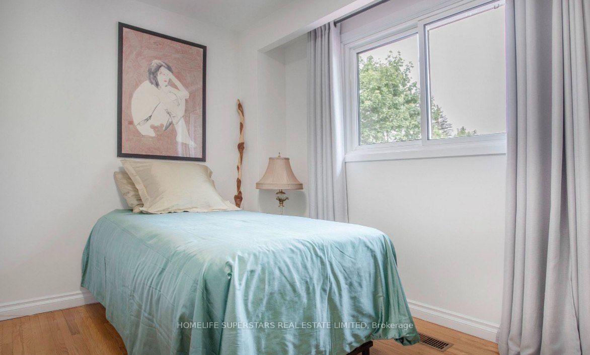 Photo 15 of 581 Arnhem Drive, Oshawa, O'Neill — HOMEH