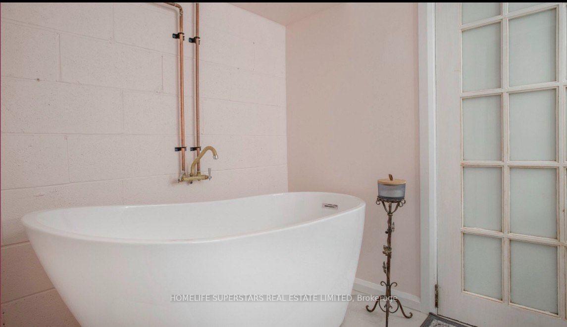 Photo 18 of 581 Arnhem Drive, Oshawa, O'Neill — HOMEH