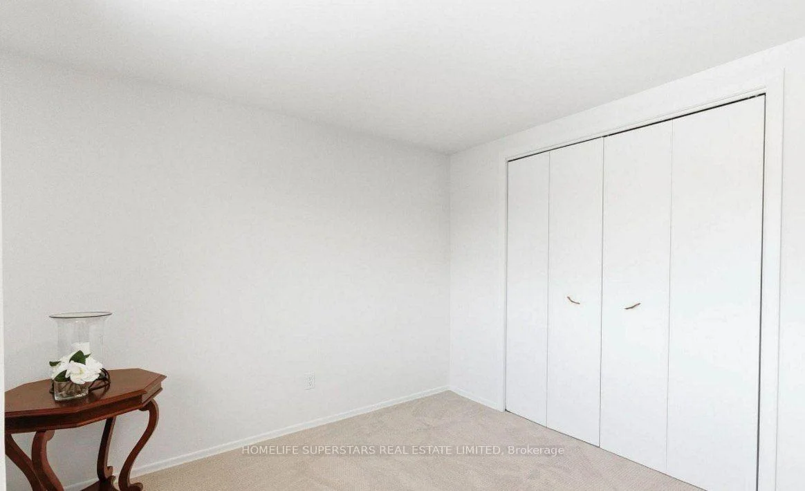 Photo 13 of 581 Arnhem Drive, Oshawa, O'Neill — HOMEH