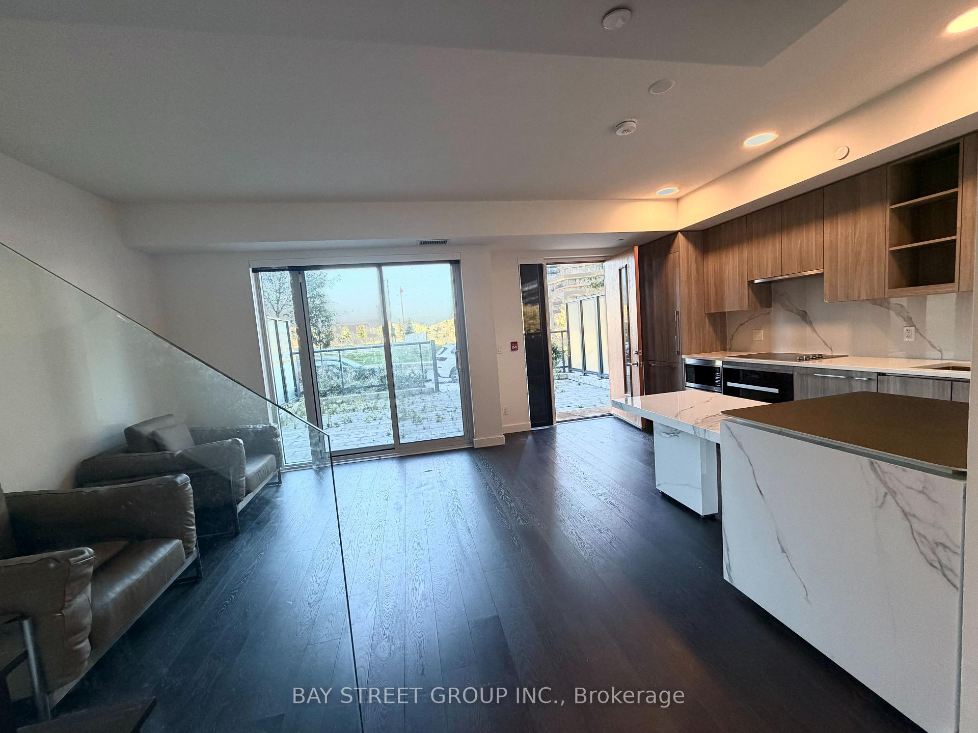 Photo 5 of Unit 103, 33 Mcmahon Drive, North York, Bayview Village — HOMEH