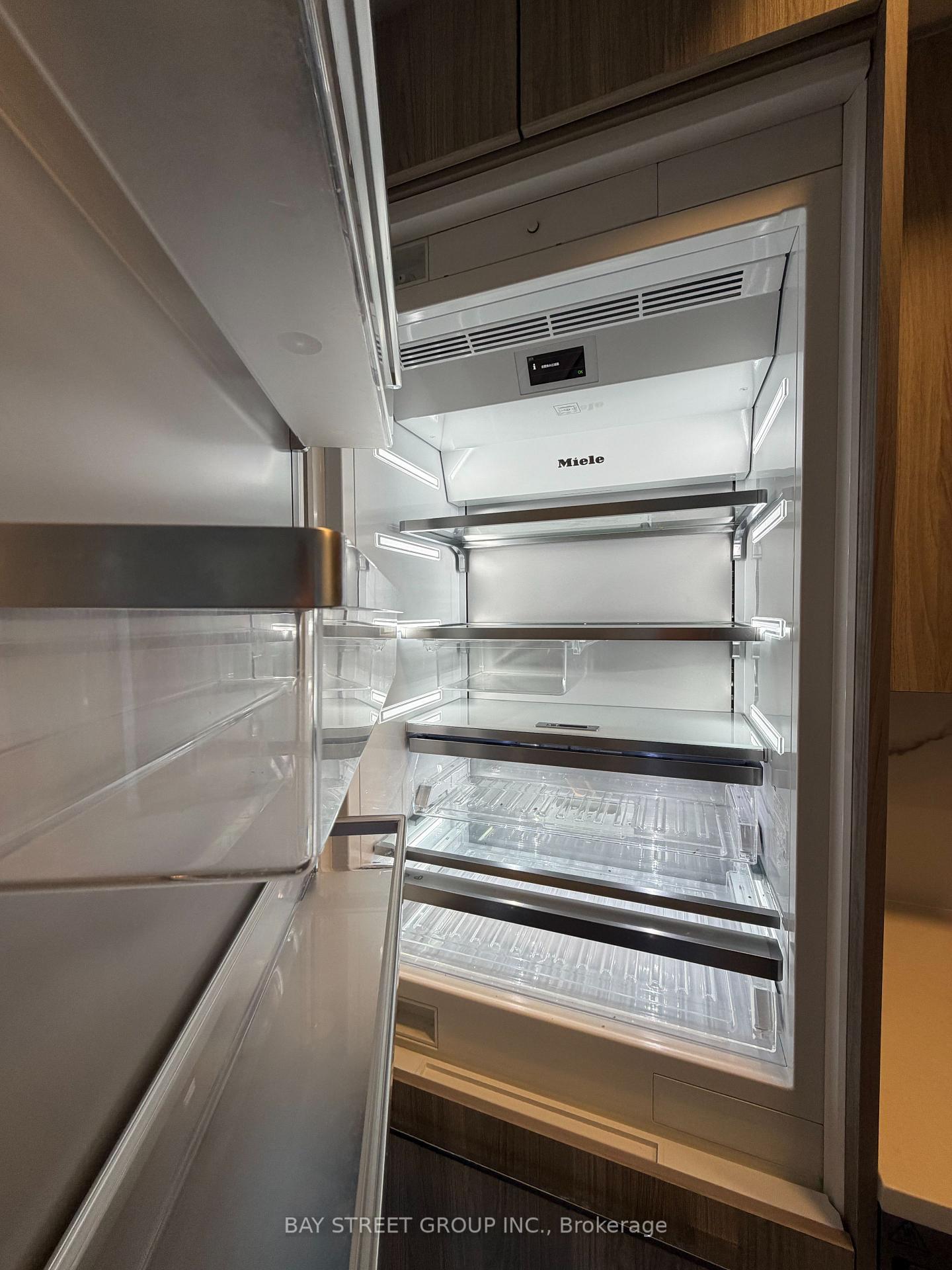 Photo 12 of Unit 103, 33 Mcmahon Drive, North York, Bayview Village — HOMEH