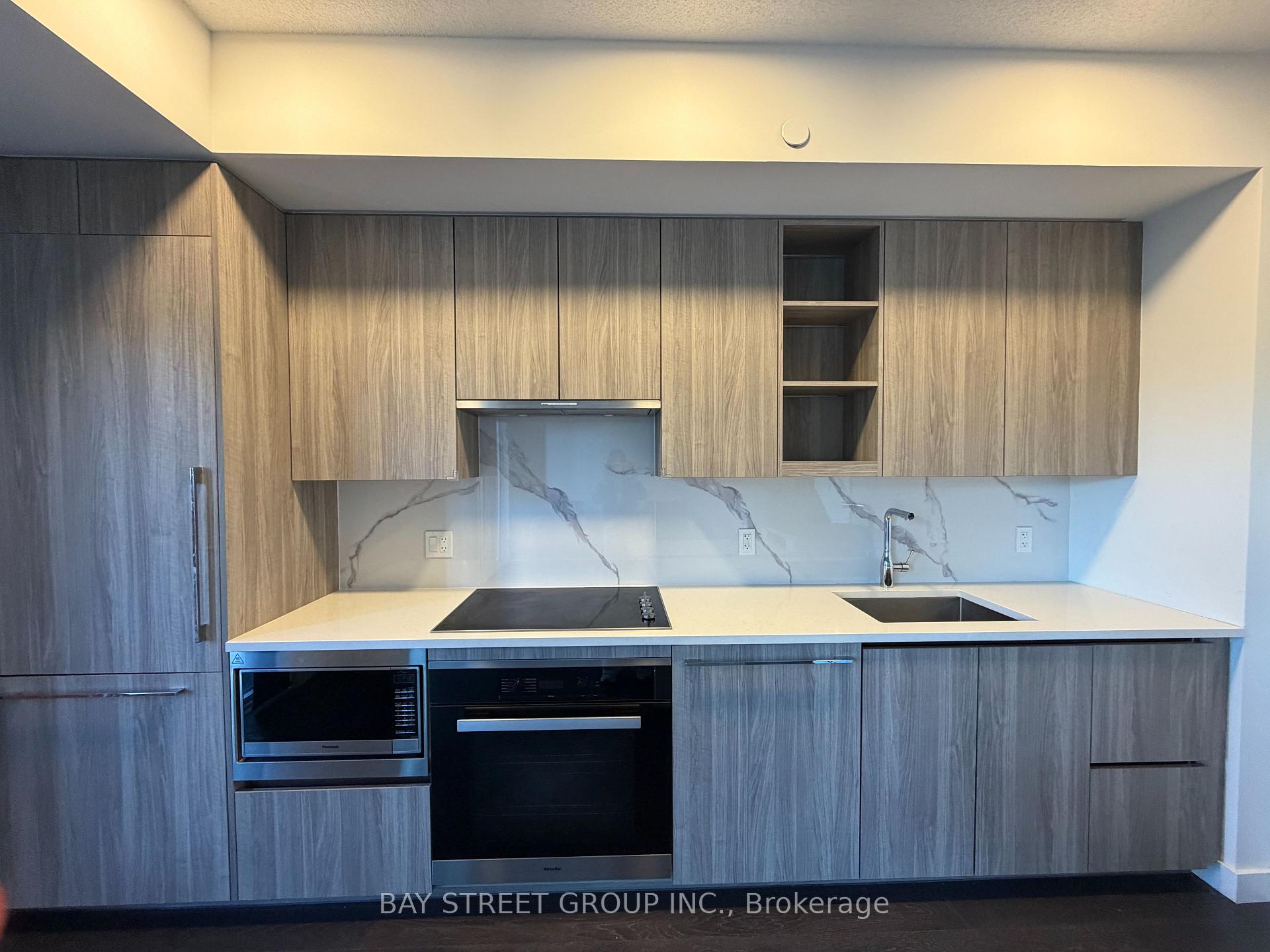 Photo 10 of Unit 103, 33 Mcmahon Drive, North York, Bayview Village — HOMEH