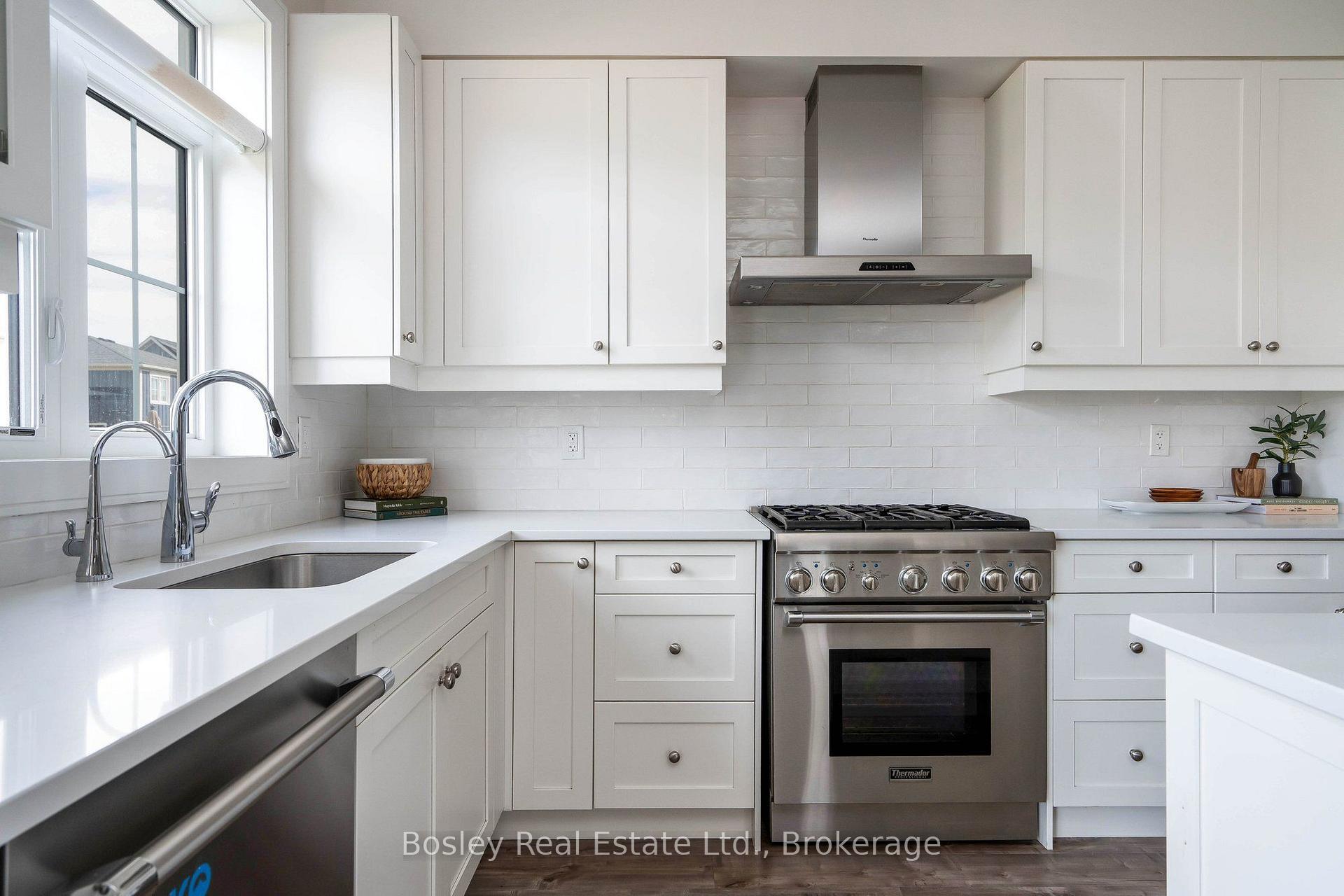 Photo 12 of 199 Yellow Birch Crescent, Blue Mountains — HOMEH