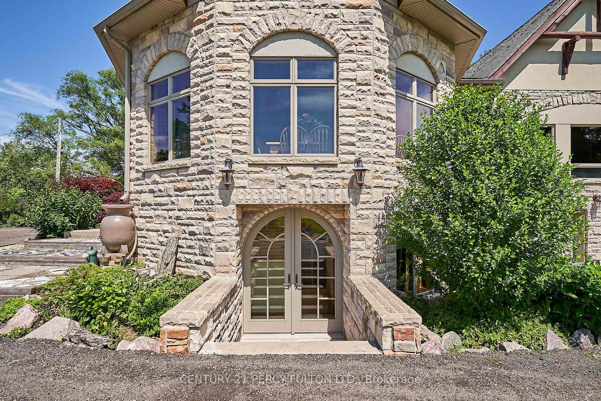 Photo 8 of 2733 Taunton Road, Clarington, Rural Clarington — HOMEH