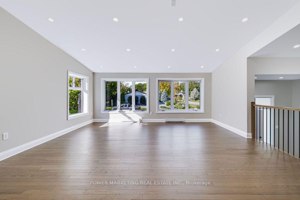 Photo 8 of 22 Parkglen Drive, Ottawa, Meadowlands/St. Claire Gardens — HOMEH