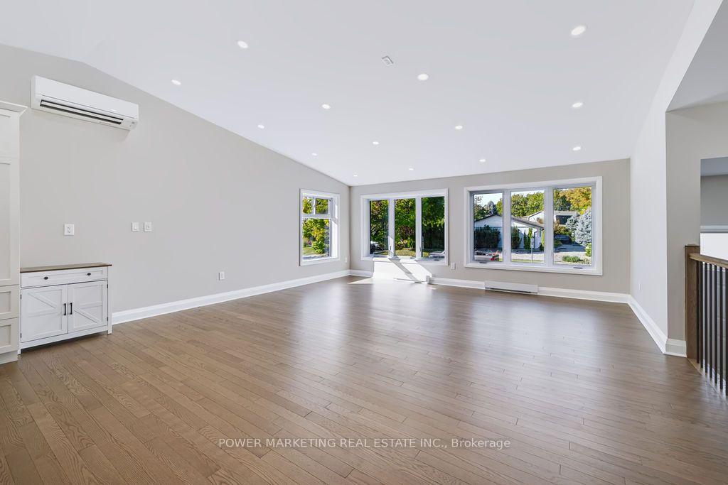 Photo 9 of 22 Parkglen Drive, Ottawa, Meadowlands/St. Claire Gardens — HOMEH