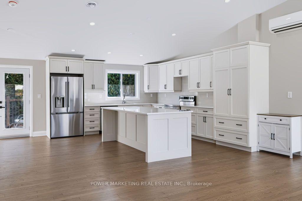Photo 12 of 22 Parkglen Drive, Ottawa, Meadowlands/St. Claire Gardens — HOMEH