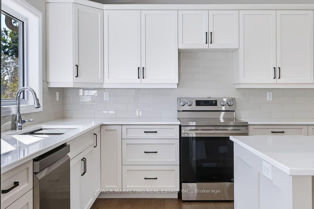 Photo 15 of 22 Parkglen Drive, Ottawa, Meadowlands/St. Claire Gardens — HOMEH