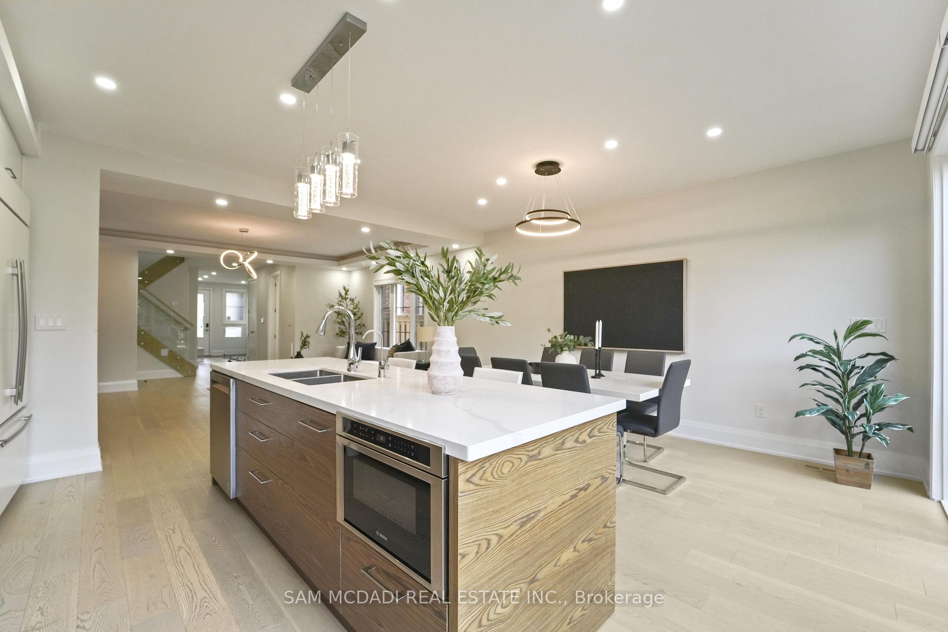 Photo 10 of 11B Maple Avenue N, Mississauga, Port Credit — HOMEH