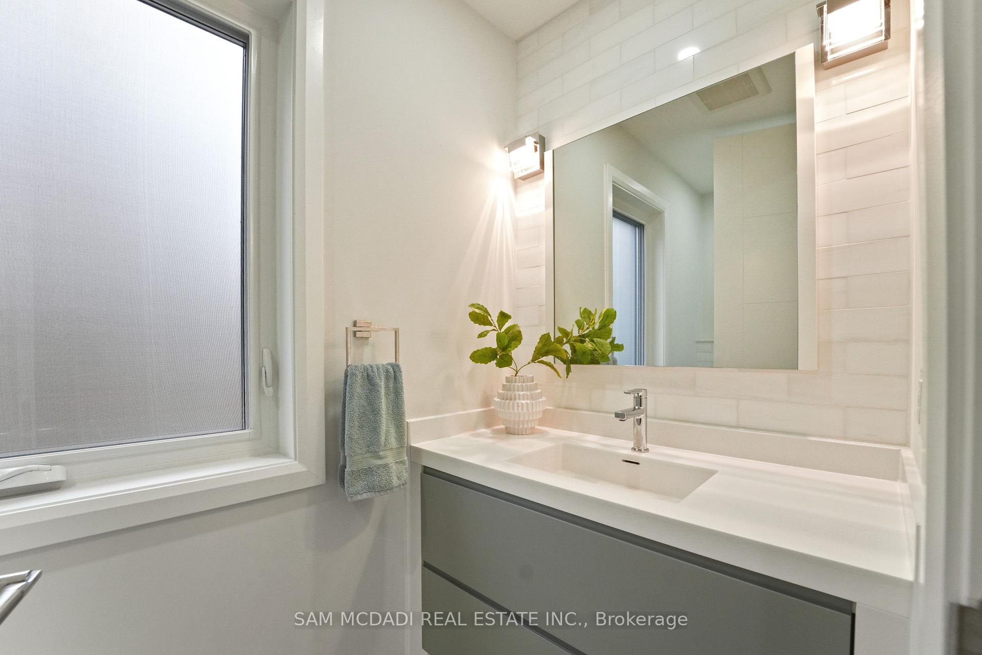 Photo 13 of 11B Maple Avenue N, Mississauga, Port Credit — HOMEH