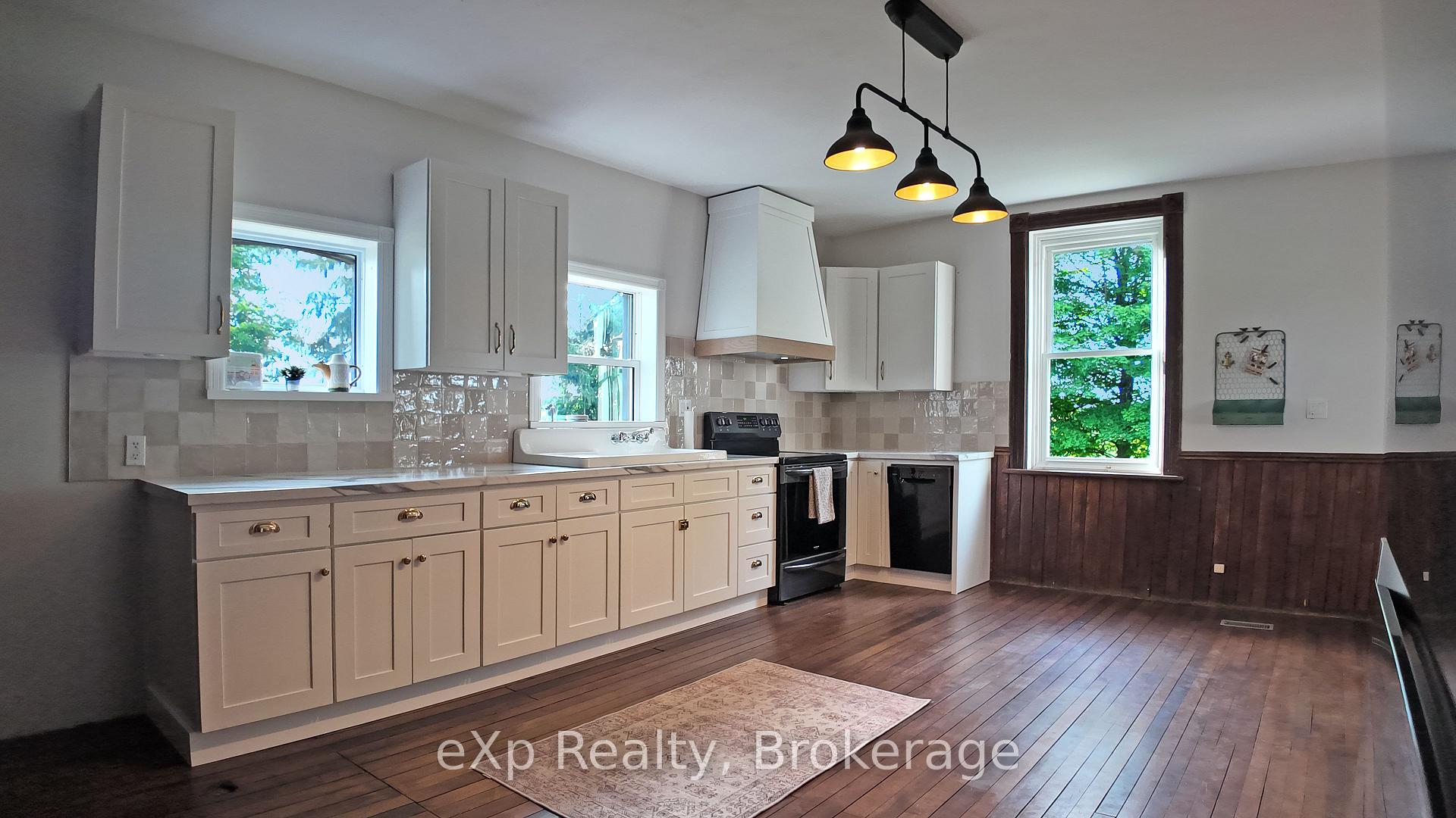 Photo 7 of 482 10 Side Road S, Brockton — HOMEH
