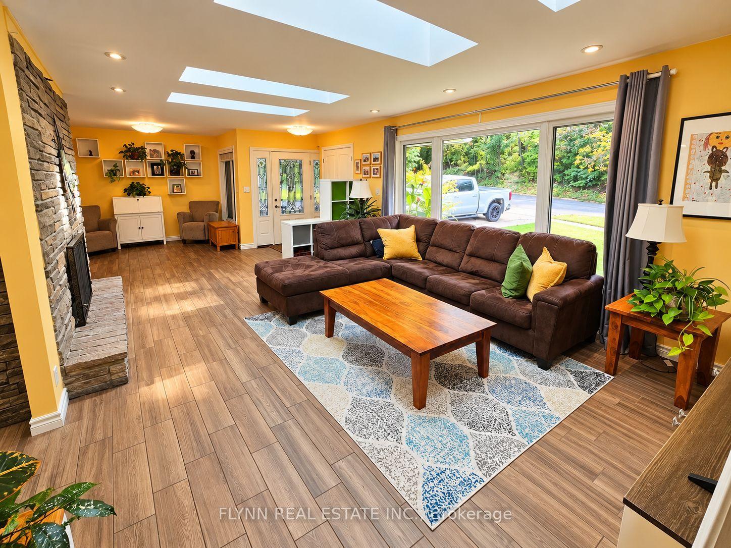 Photo 15 of 9 Allandale Drive, St. Catharines, Glendale/Glenridge — HOMEH