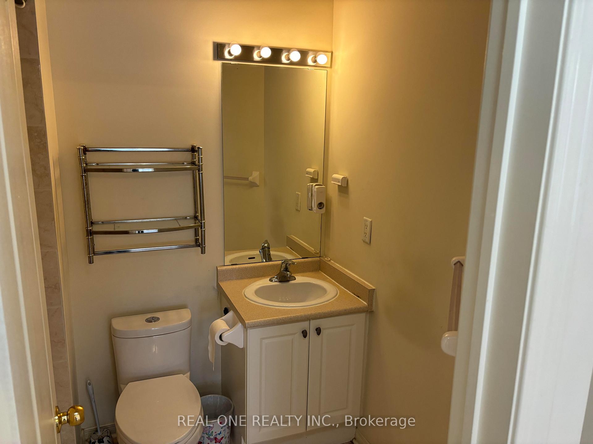 Photo 3 of 19 Prince William Drive, Markham, Village Green-South Unionville — HOMEH