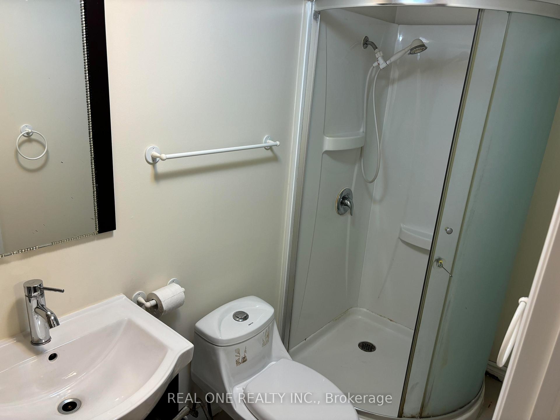 Photo 8 of 19 Prince William Drive, Markham, Village Green-South Unionville — HOMEH