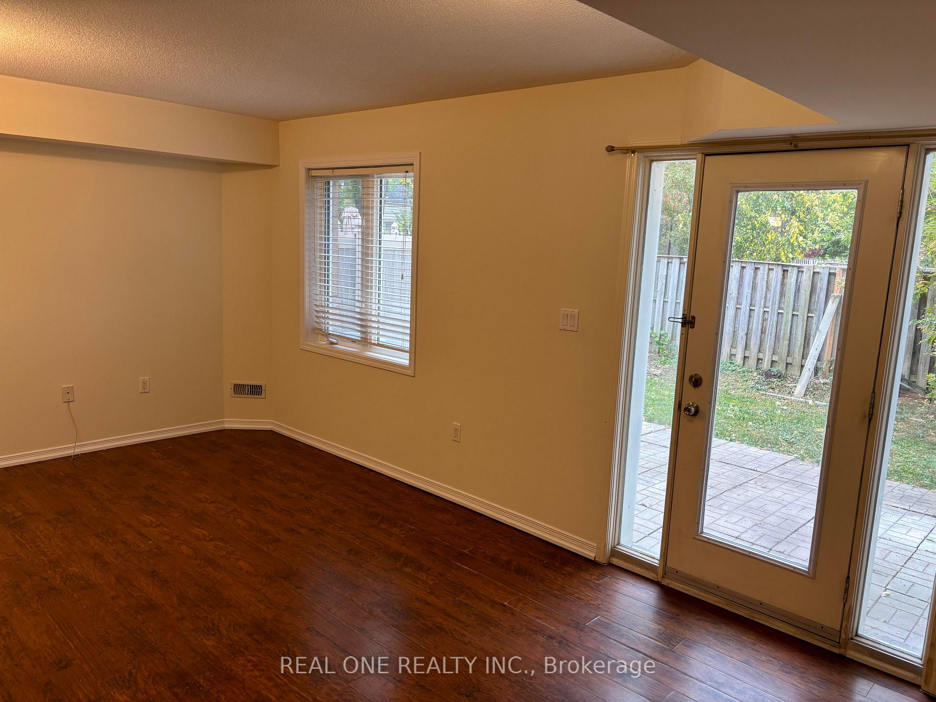 Photo 10 of 19 Prince William Drive, Markham, Village Green-South Unionville — HOMEH