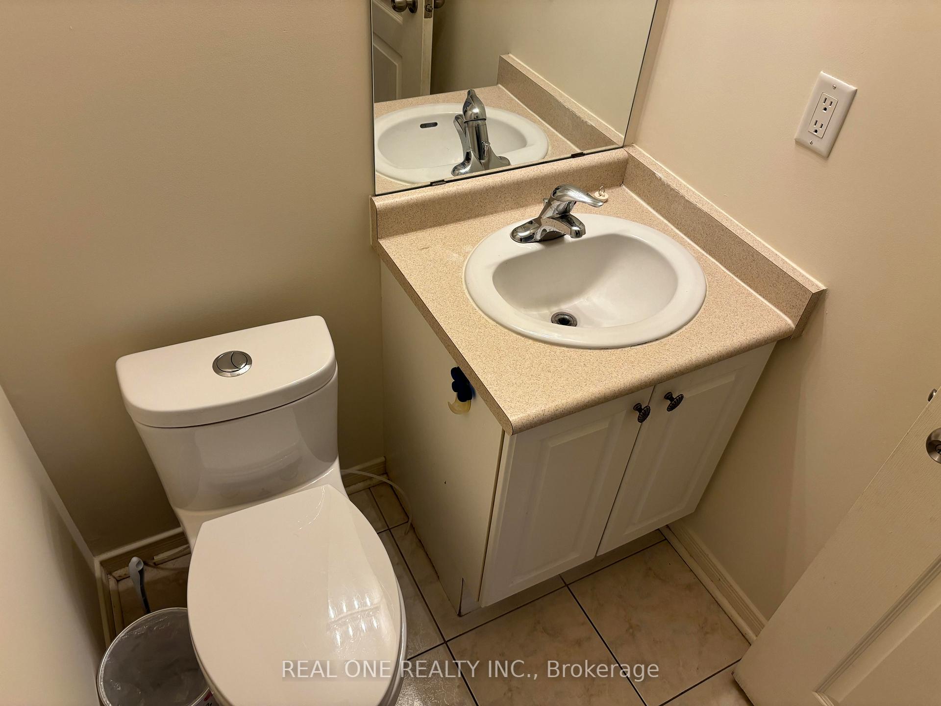 Photo 16 of 19 Prince William Drive, Markham, Village Green-South Unionville — HOMEH
