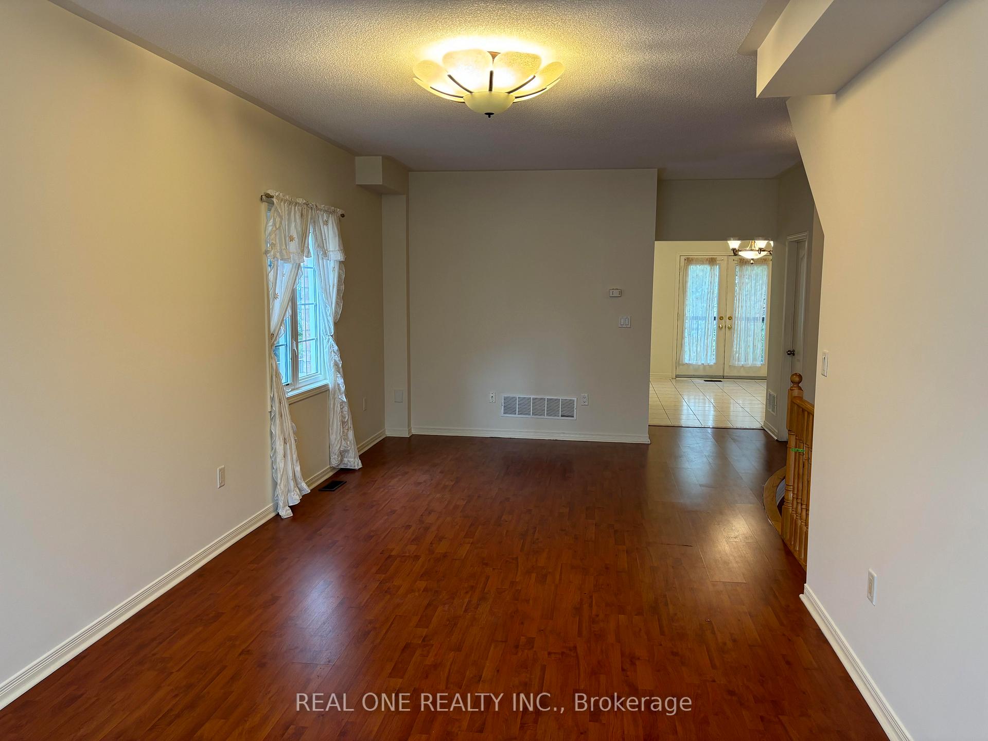 Photo 21 of 19 Prince William Drive, Markham, Village Green-South Unionville — HOMEH