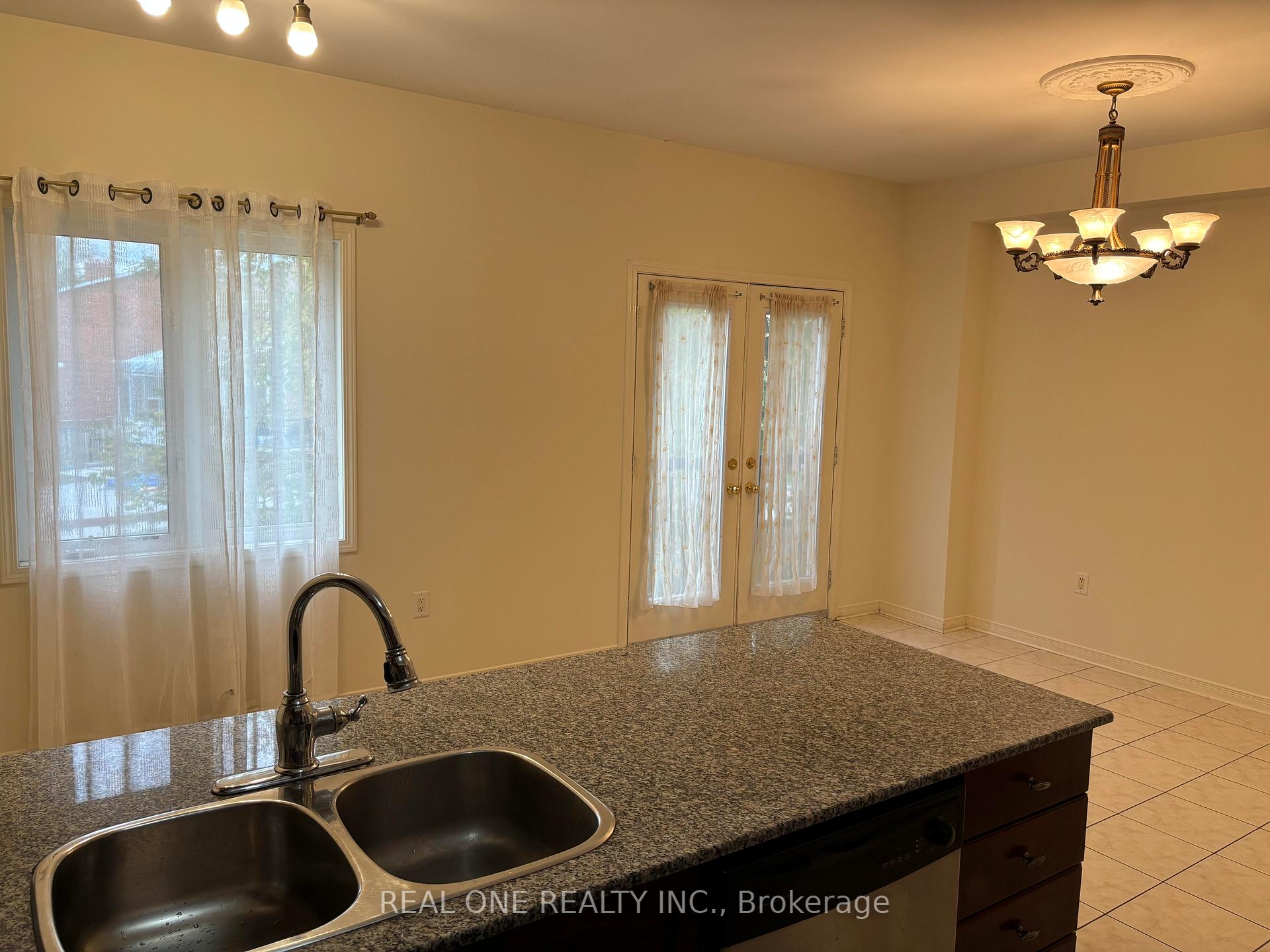 Photo 24 of 19 Prince William Drive, Markham, Village Green-South Unionville — HOMEH