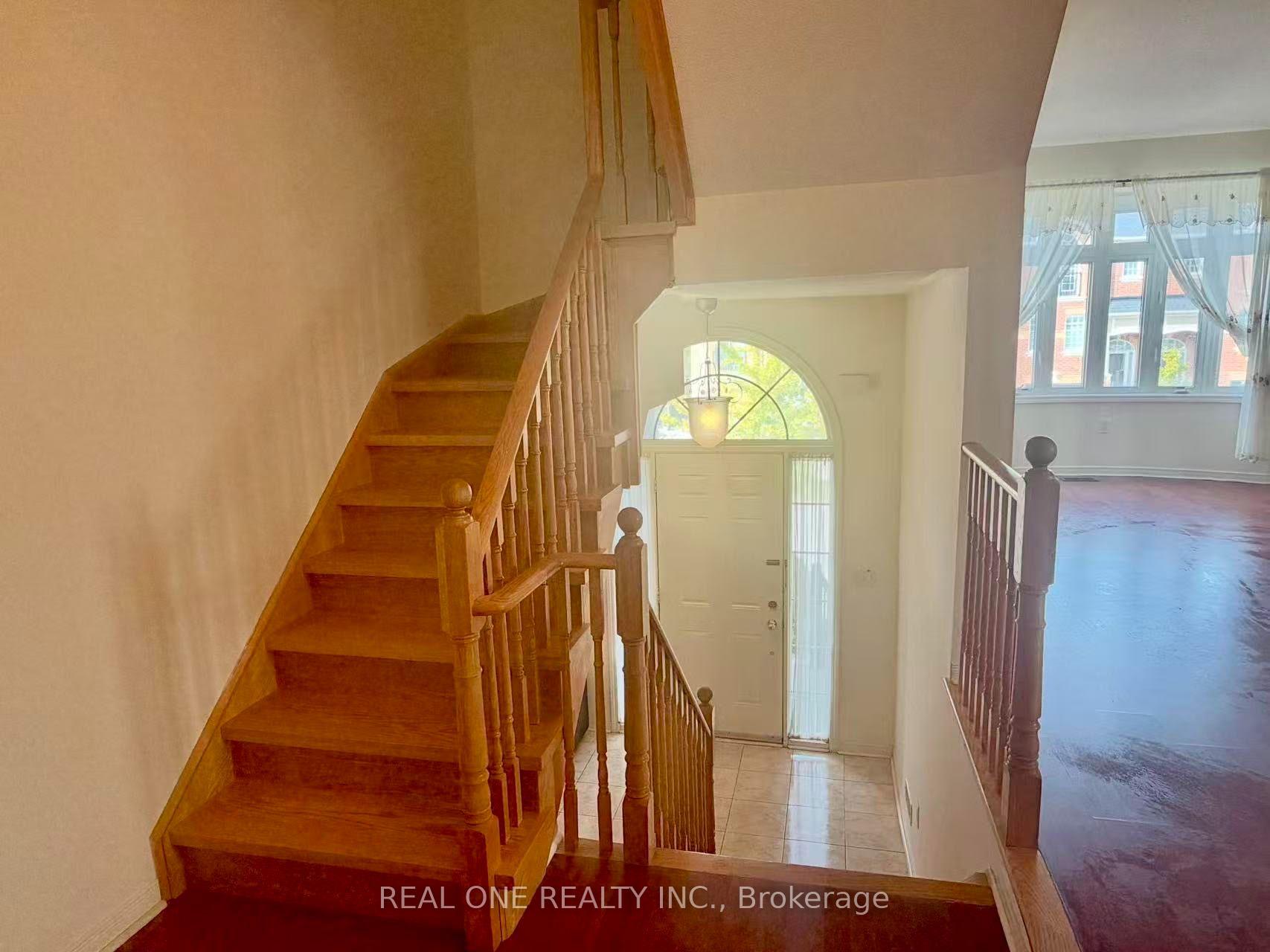 Photo 34 of 19 Prince William Drive, Markham, Village Green-South Unionville — HOMEH