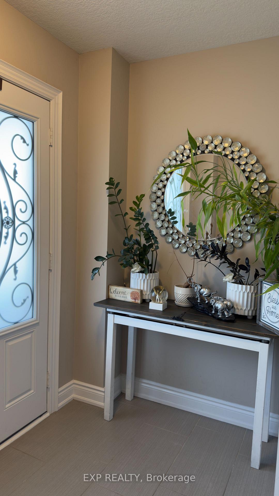 Photo 5 of 8040 Blue Ash Lane, Niagara Falls, Brown — HOMEH