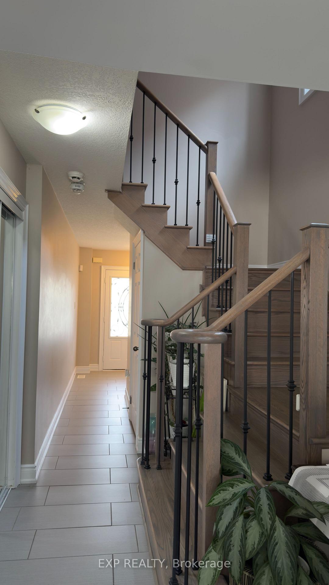 Photo 9 of 8040 Blue Ash Lane, Niagara Falls, Brown — HOMEH