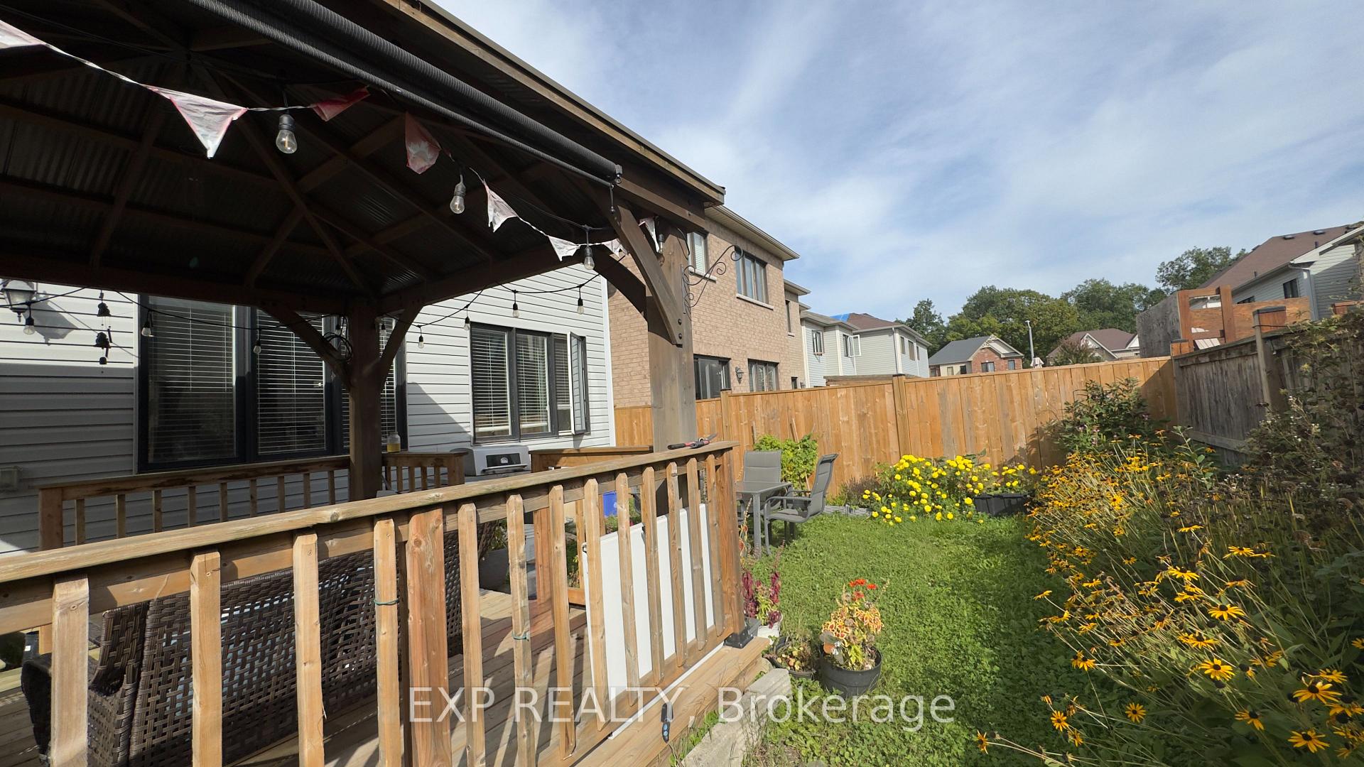 Photo 29 of 8040 Blue Ash Lane, Niagara Falls, Brown — HOMEH