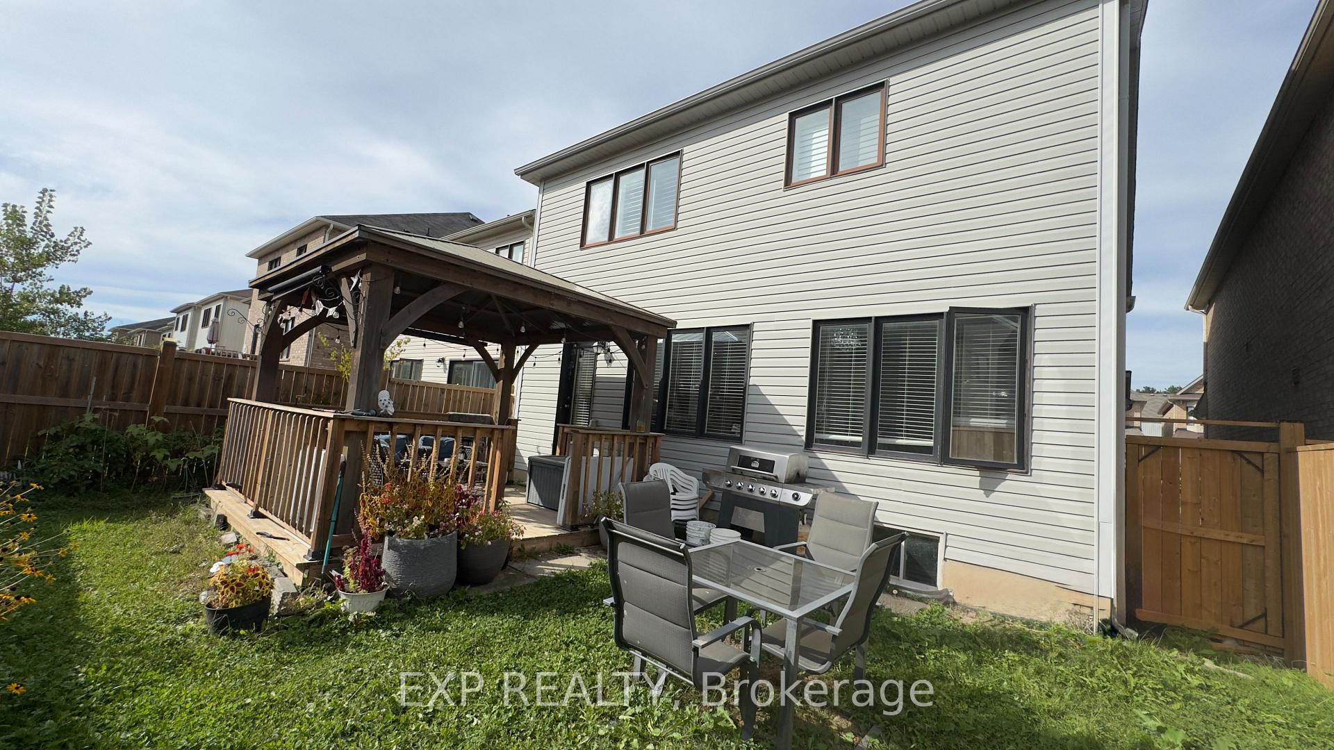 Photo 31 of 8040 Blue Ash Lane, Niagara Falls, Brown — HOMEH