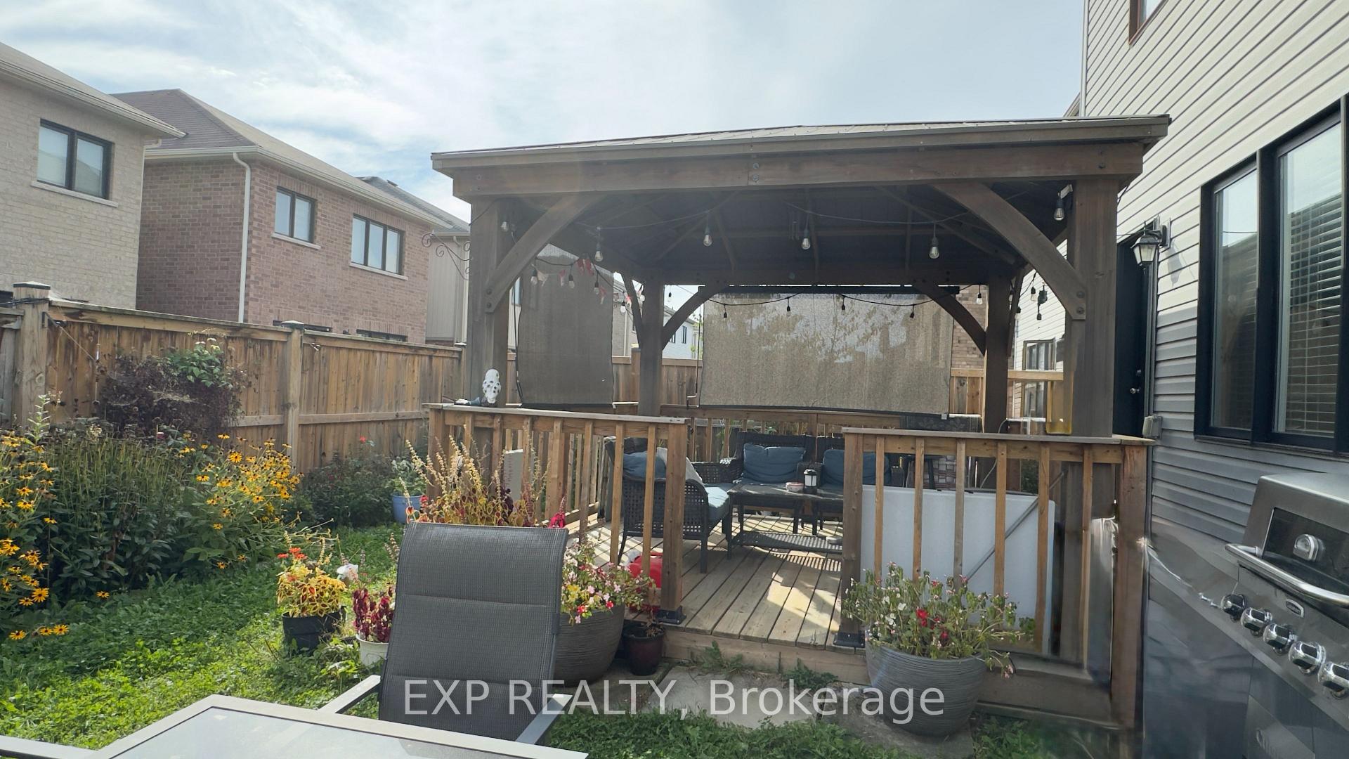 Photo 32 of 8040 Blue Ash Lane, Niagara Falls, Brown — HOMEH
