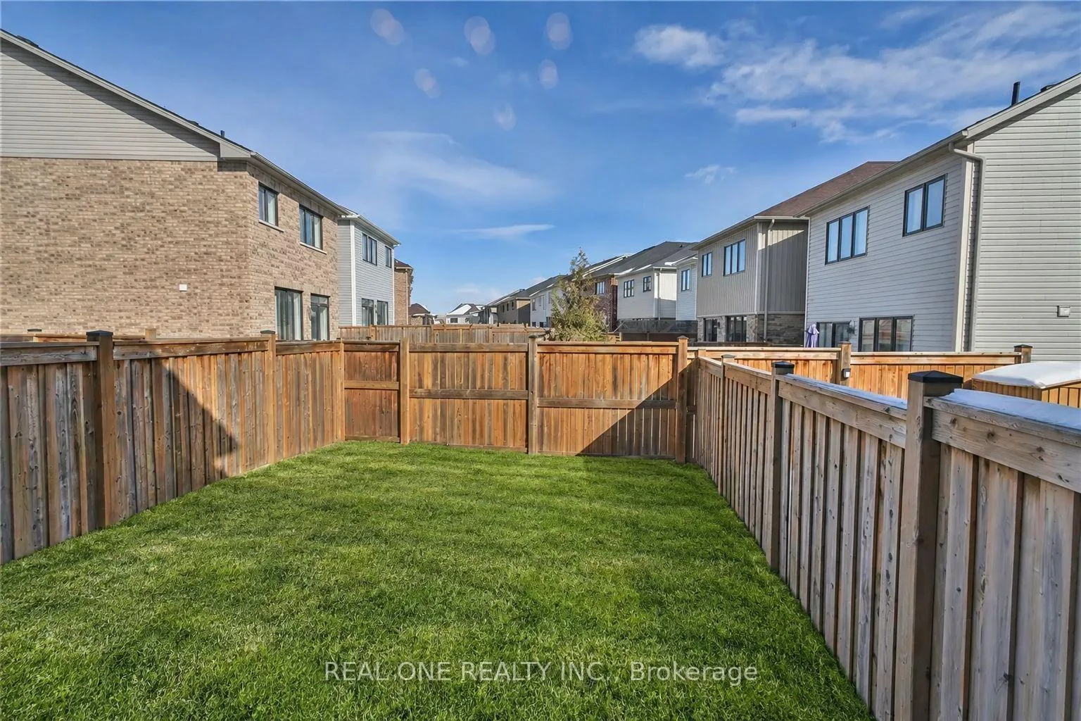 Photo 14 of 110 Arnold Marshall Boulevard, Haldimand — HOMEH