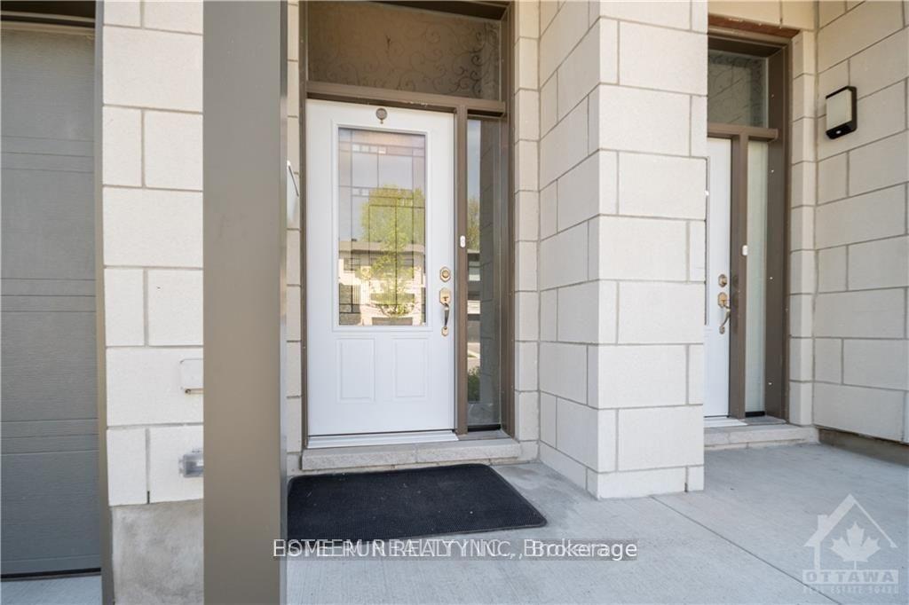 Photo 2 of 560 Mutual Street, Ottawa, Castle Heights — HOMEH