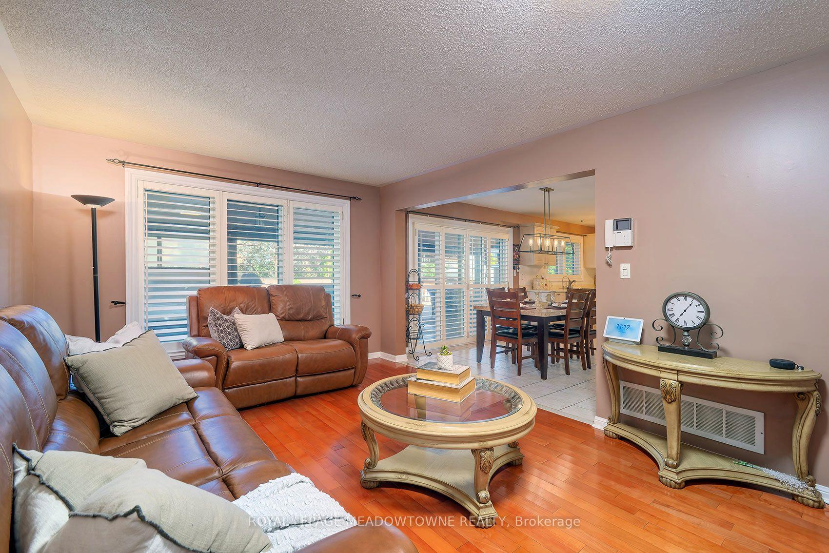 Photo 8 of 43 Thorpe Crescent, Brampton, Fletcher's Meadow — HOMEH
