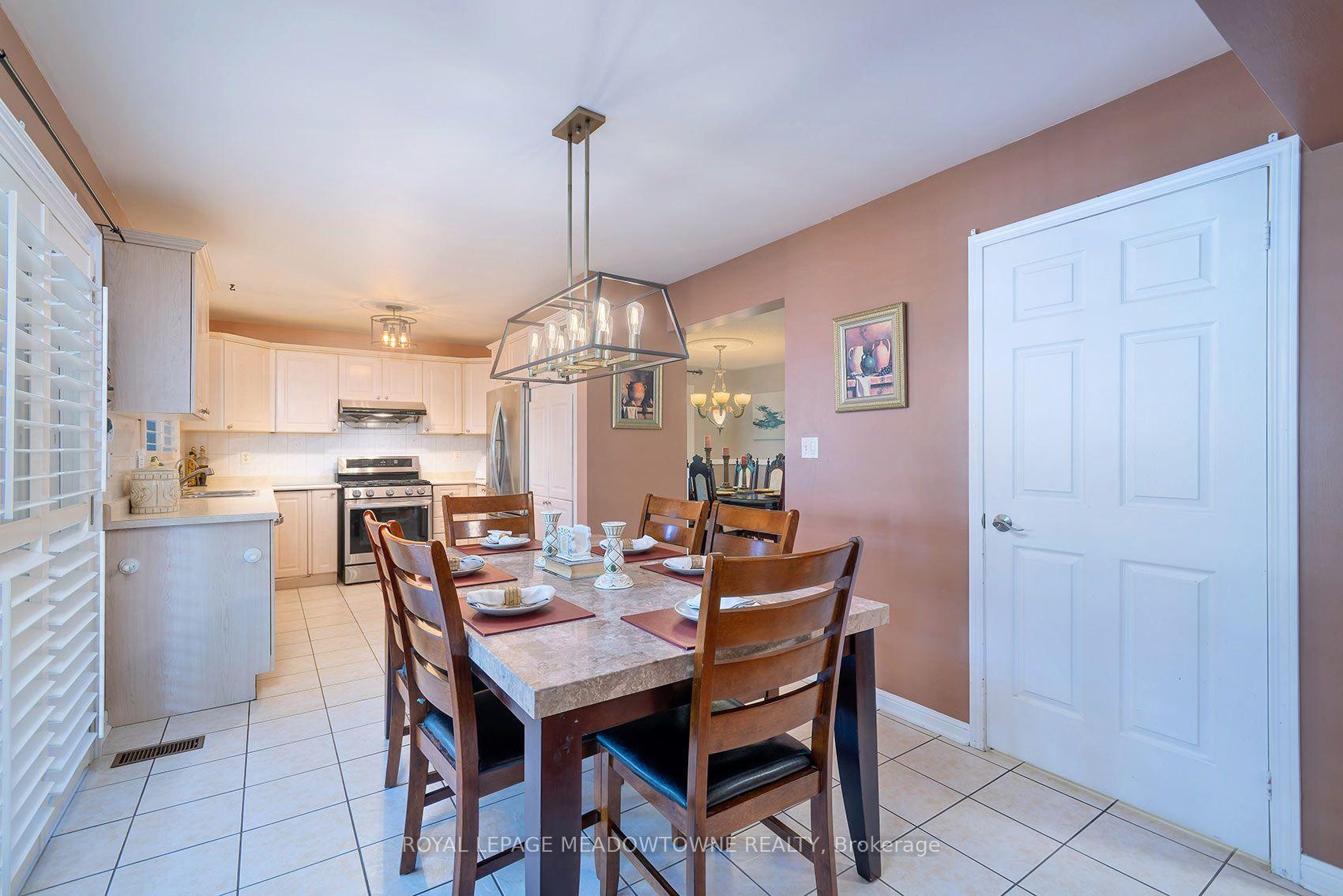 Photo 13 of 43 Thorpe Crescent, Brampton, Fletcher's Meadow — HOMEH