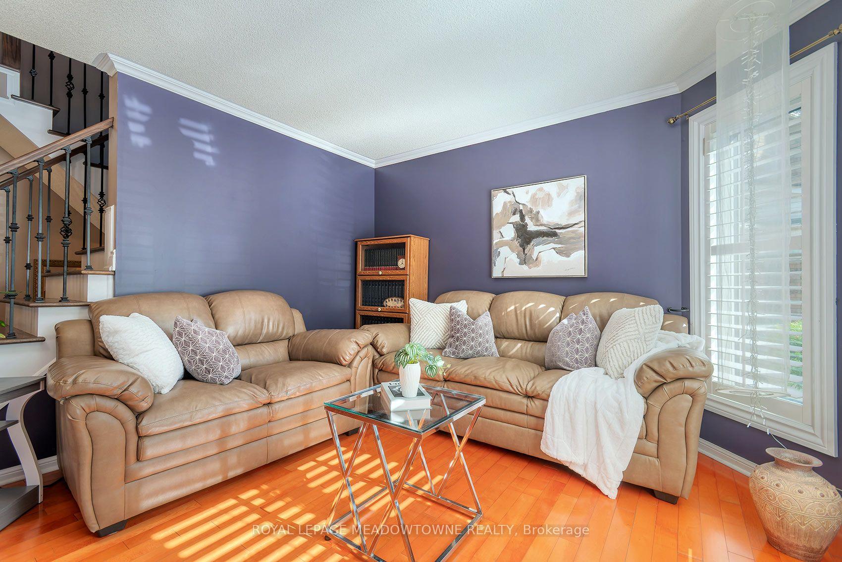 Photo 19 of 43 Thorpe Crescent, Brampton, Fletcher's Meadow — HOMEH
