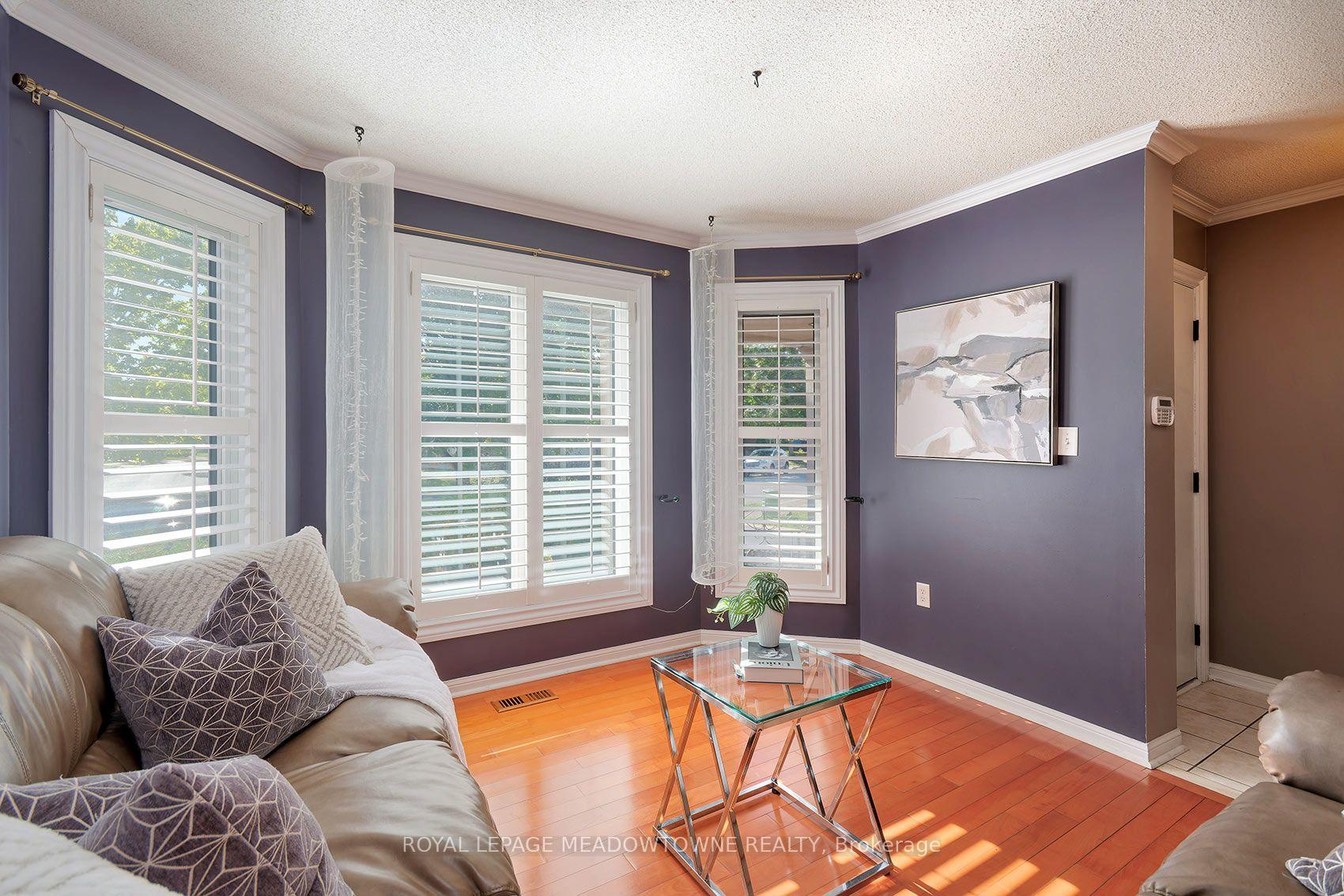 Photo 20 of 43 Thorpe Crescent, Brampton, Fletcher's Meadow — HOMEH