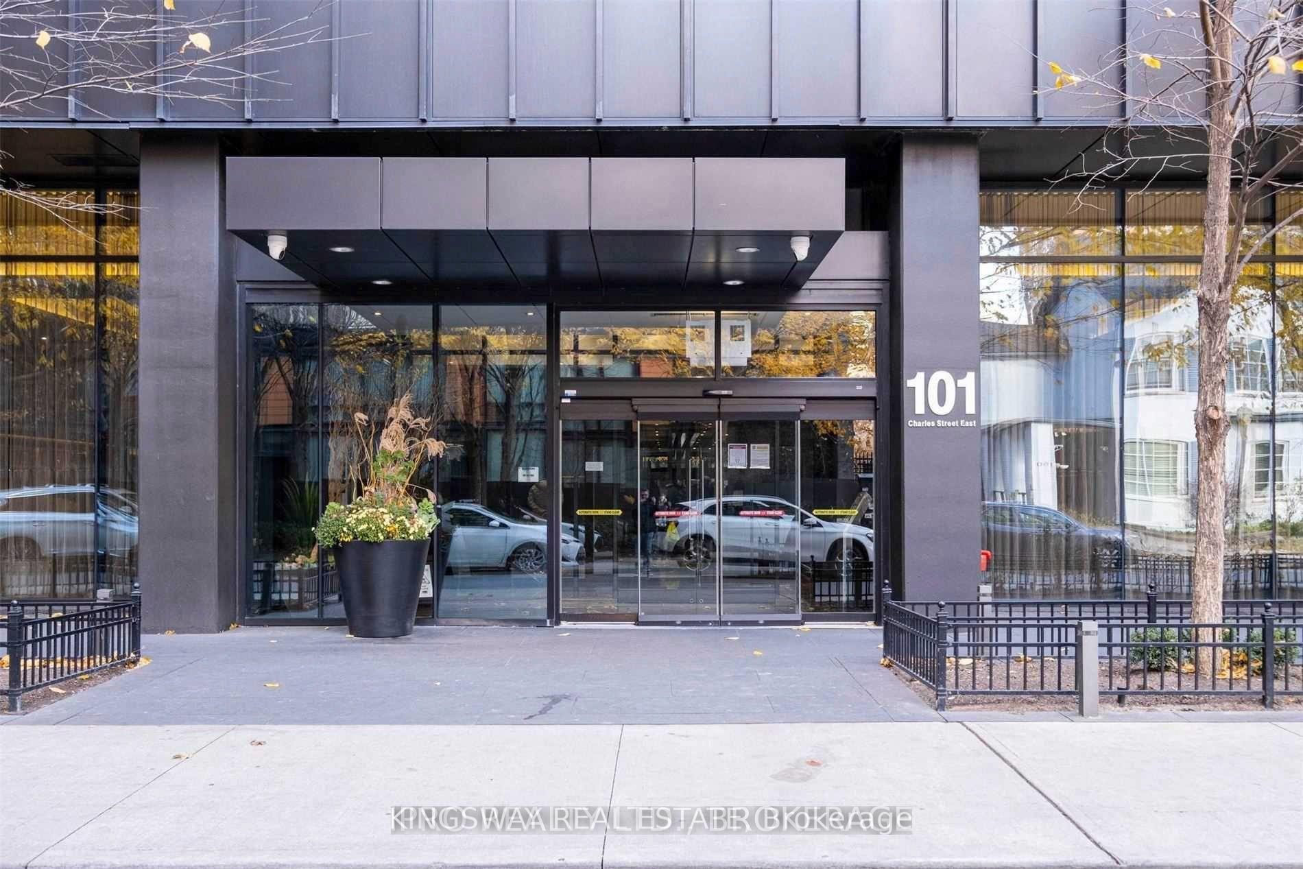 Photo 3 of Unit 4105, 101 Charles Street E, Toronto, Church-Yonge Corridor — HOMEH