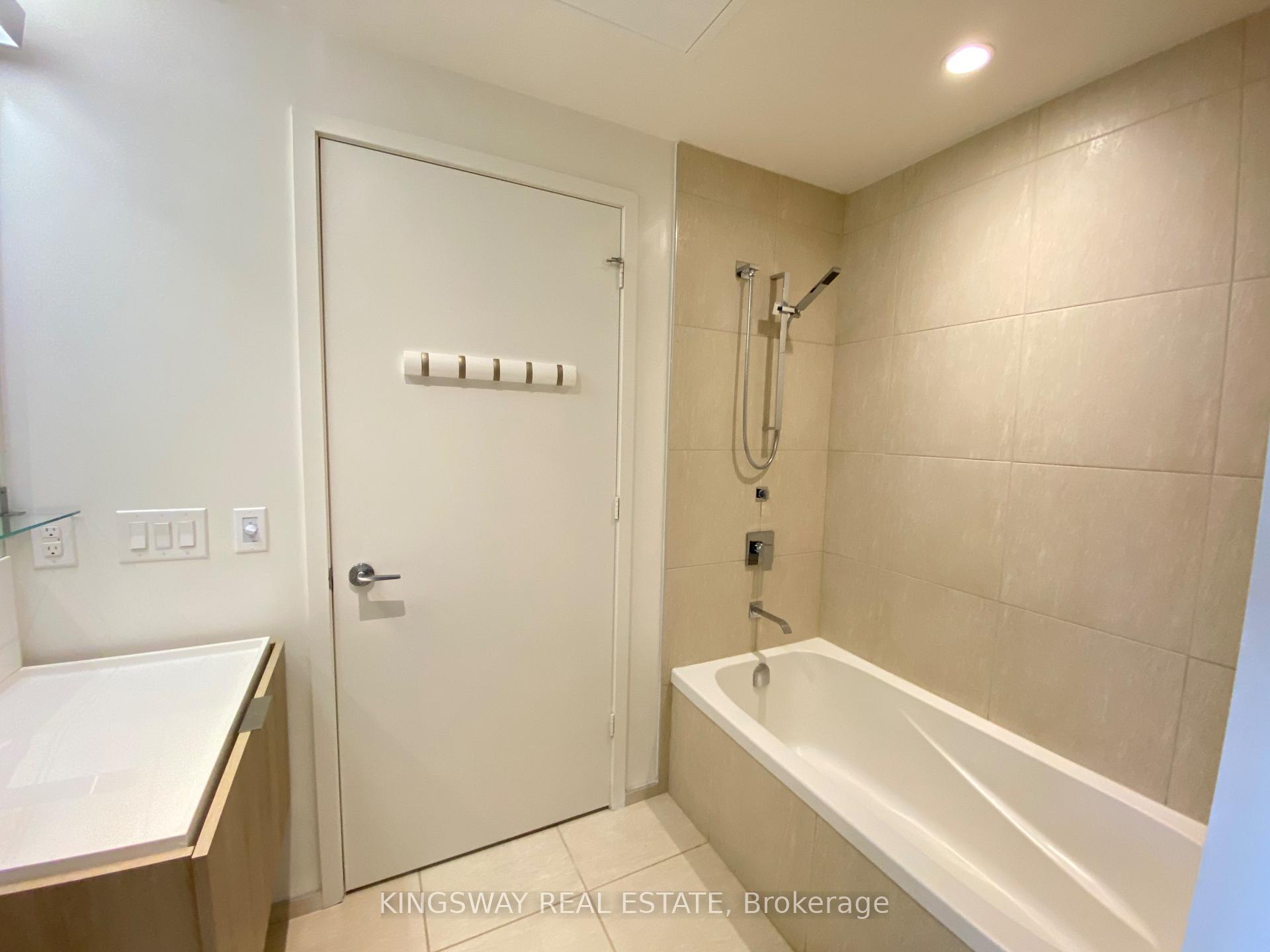 Photo 17 of Unit 4105, 101 Charles Street E, Toronto, Church-Yonge Corridor — HOMEH