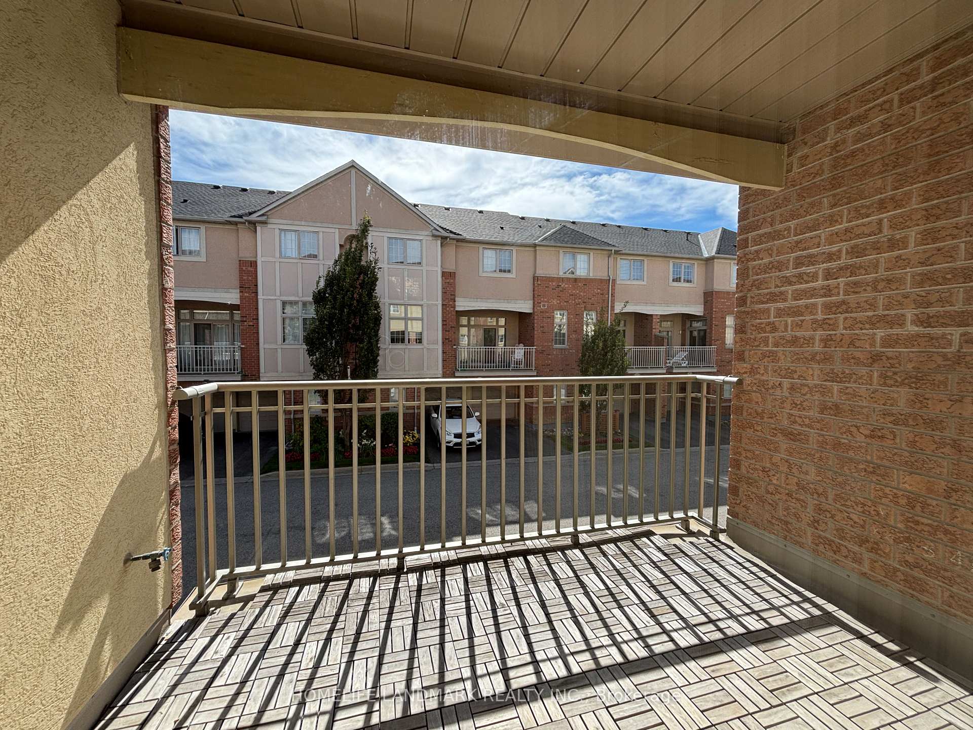 Photo 10 of 168 Legends Way, Markham, Unionville — HOMEH