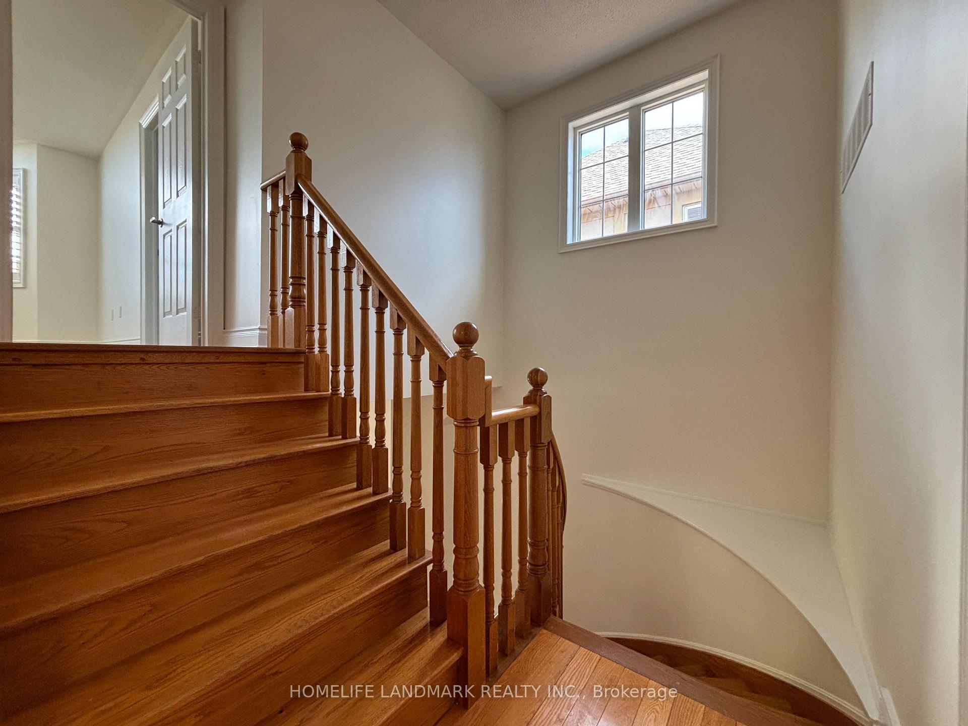 Photo 11 of 168 Legends Way, Markham, Unionville — HOMEH