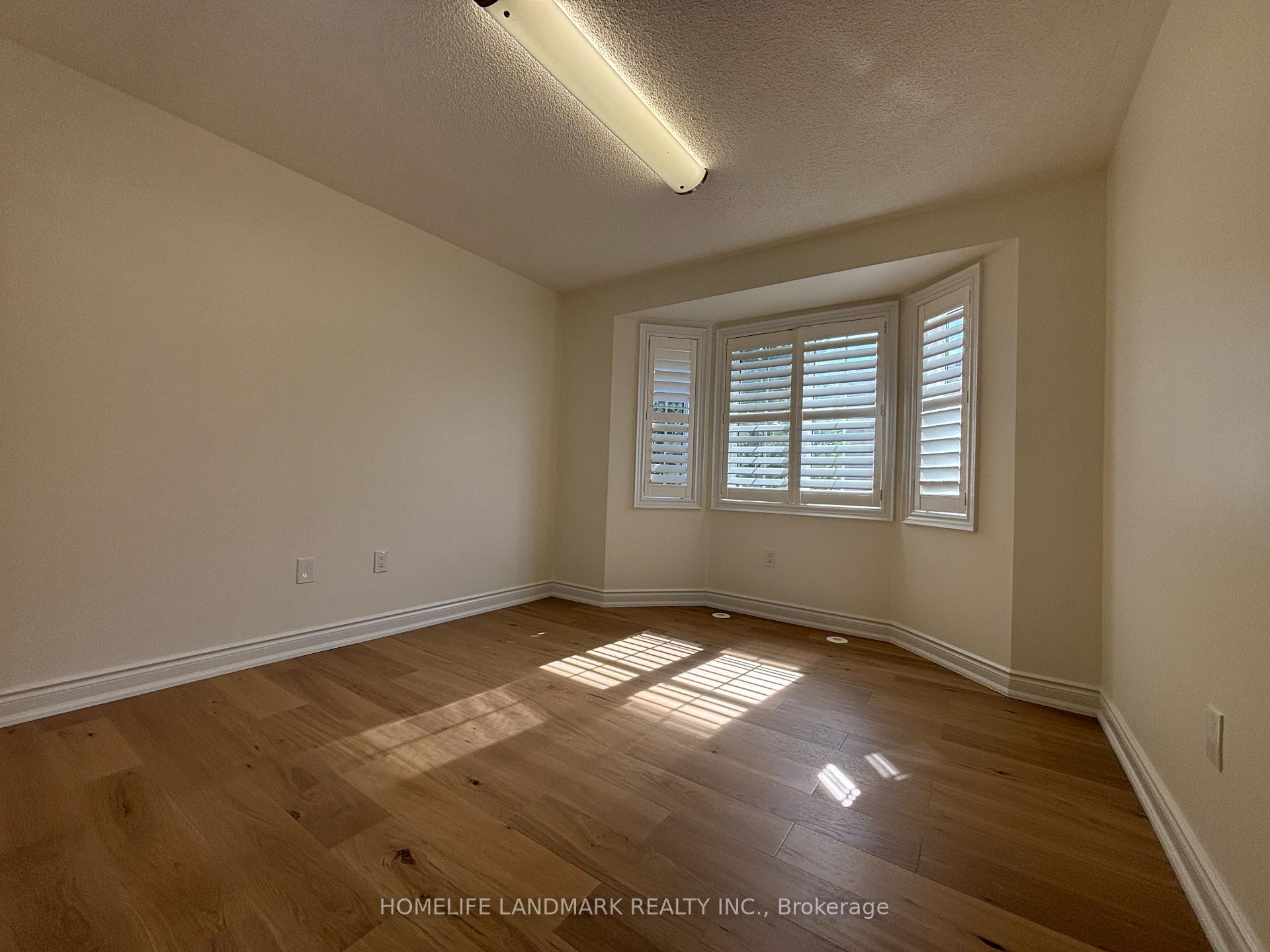 Photo 16 of 168 Legends Way, Markham, Unionville — HOMEH