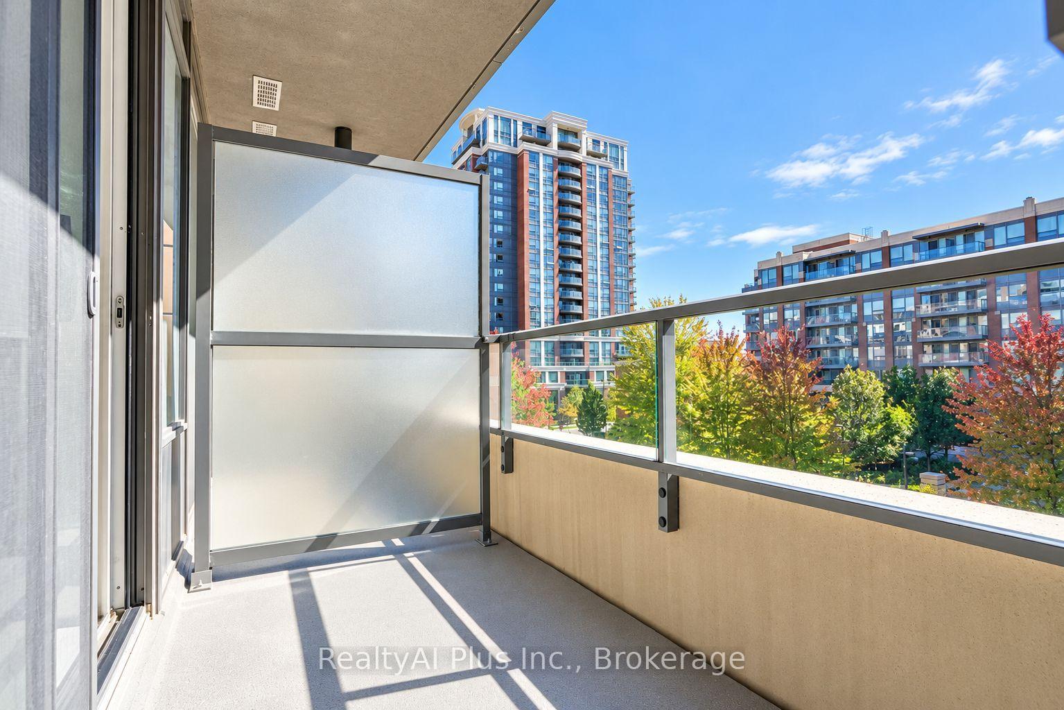 Photo 7 of Unit 301, 28 Uptown Drive, Markham, Unionville — HOMEH