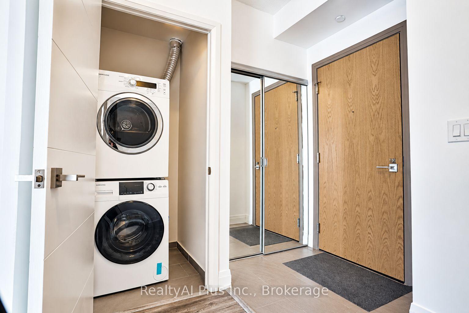 Photo 11 of Unit 301, 28 Uptown Drive, Markham, Unionville — HOMEH