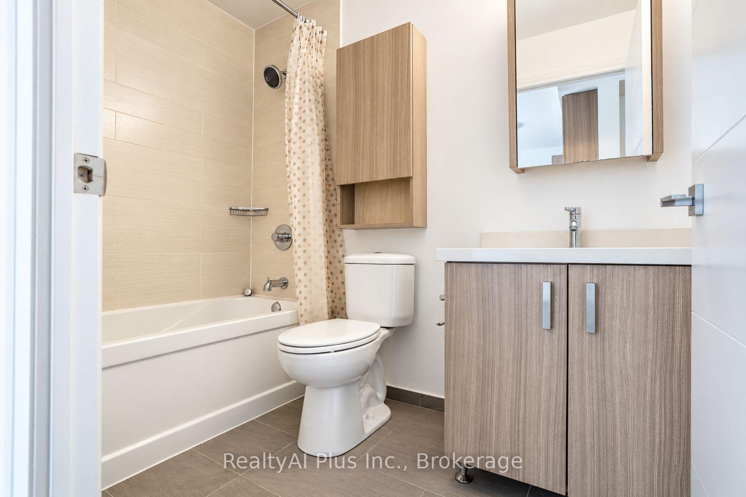Photo 12 of Unit 301, 28 Uptown Drive, Markham, Unionville — HOMEH