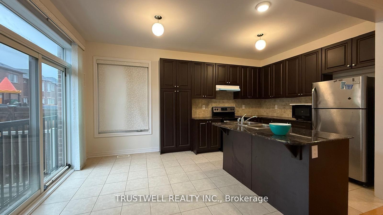 Photo 3 of 54 Busch Avenue, Markham, Berczy — HOMEH