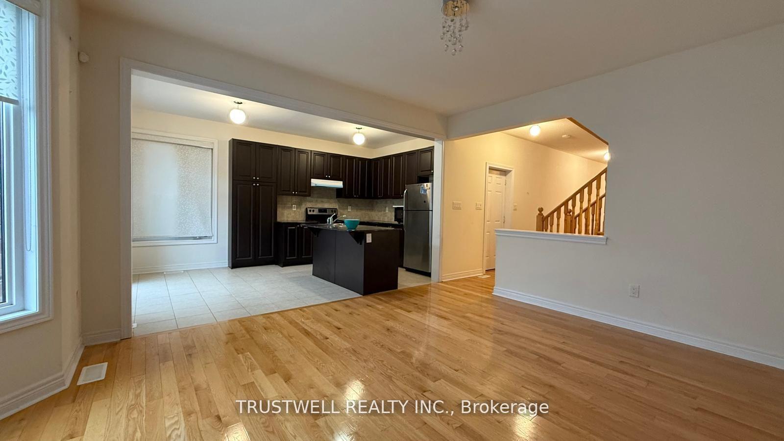 Photo 4 of 54 Busch Avenue, Markham, Berczy — HOMEH