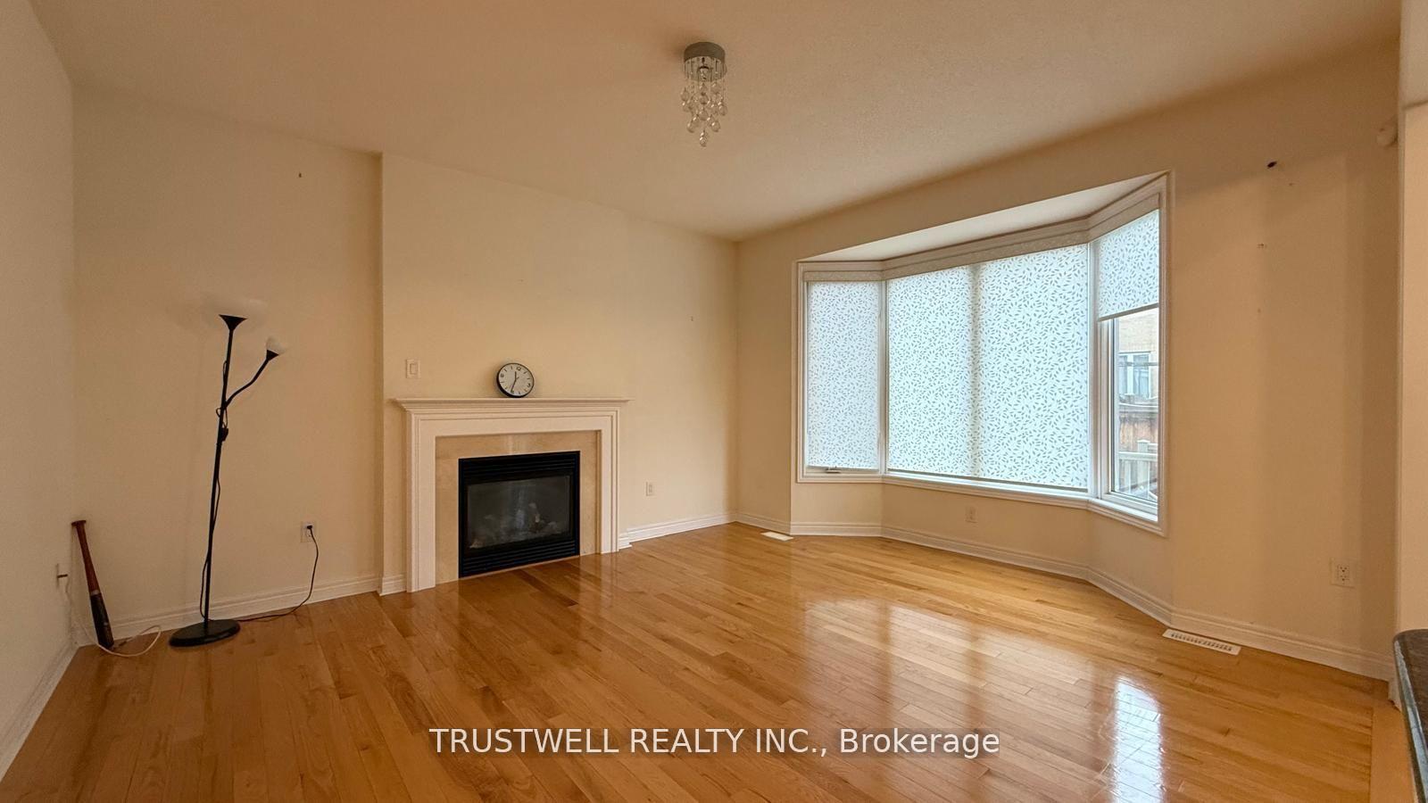 Photo 5 of 54 Busch Avenue, Markham, Berczy — HOMEH