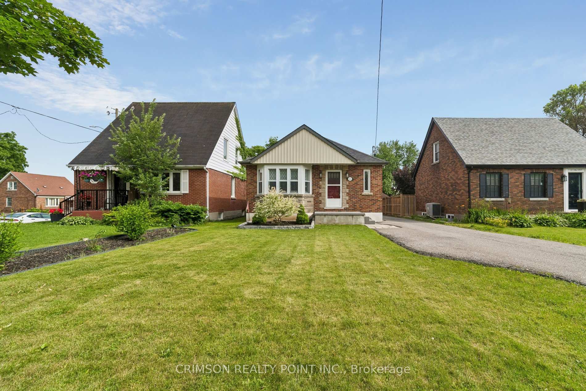 Photo 2 of 503 Athol Street E, Oshawa, Central — HOMEH