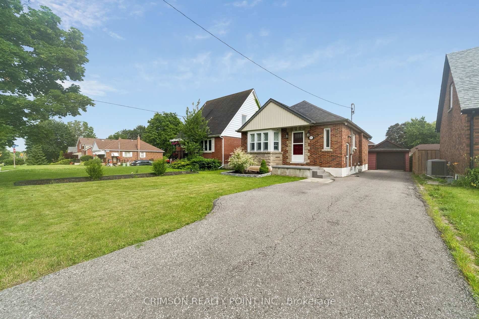 Photo 3 of 503 Athol Street E, Oshawa, Central — HOMEH