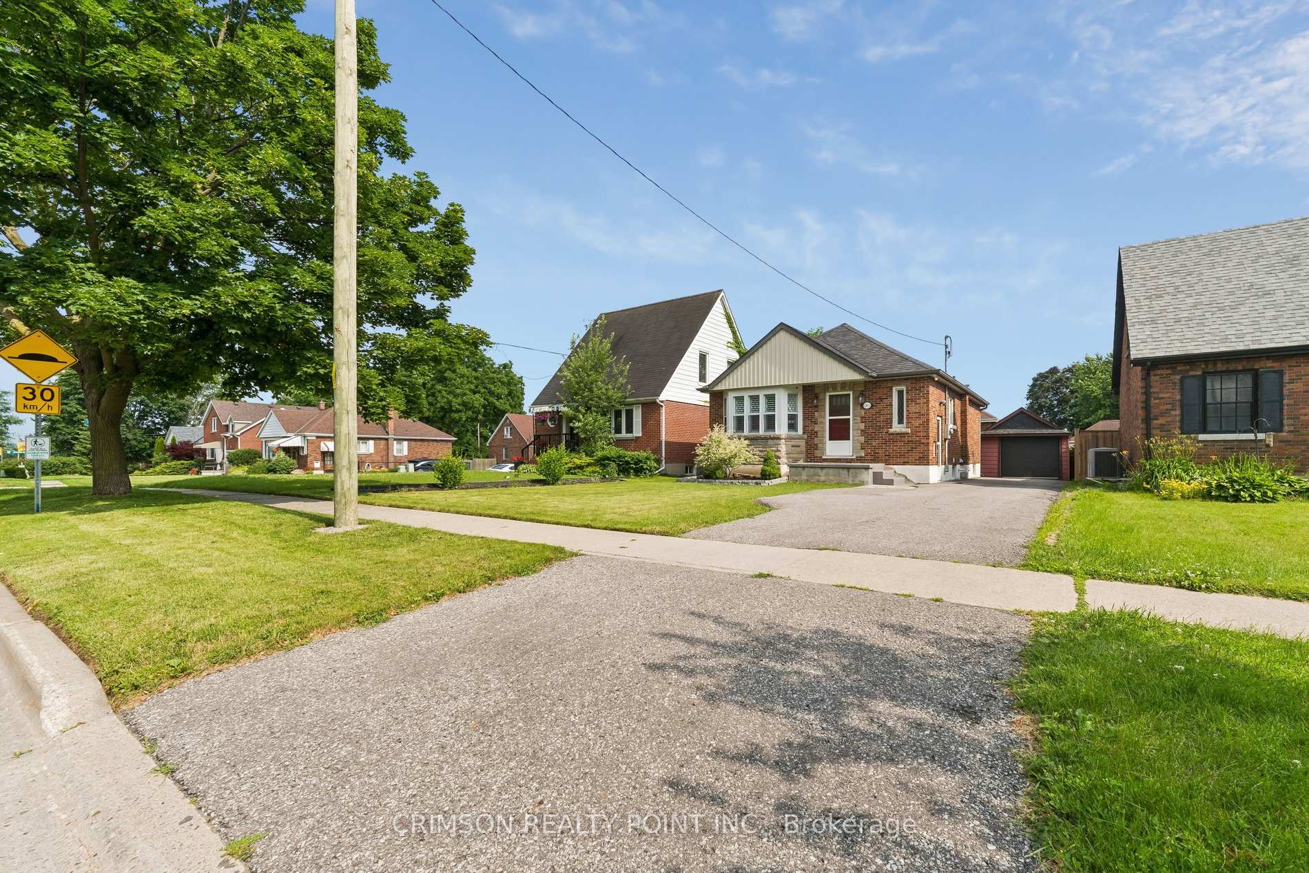 Photo 4 of 503 Athol Street E, Oshawa, Central — HOMEH